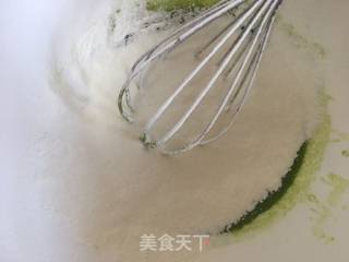 菠菜戚风蛋糕（后蛋法）的做法步骤：3