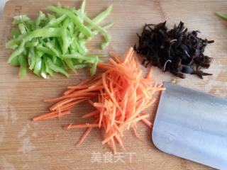 鱼香肉丝的做法步骤：3