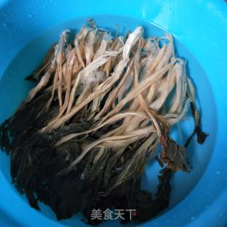 菜干烧五花肉的做法步骤：2