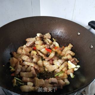 菜干烧五花肉的做法步骤：6
