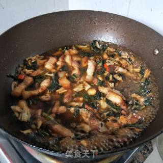 菜干烧五花肉的做法步骤：9
