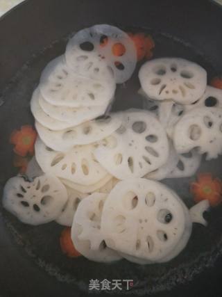 糖醋藕片的做法步骤：5