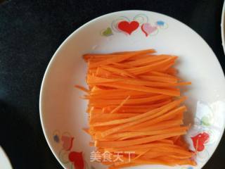 千张金针菇卷的做法步骤：2