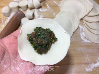 猪肉韭菜馅锅贴的做法步骤：12