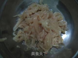 掐菜鸡脯肉丝的做法步骤：1