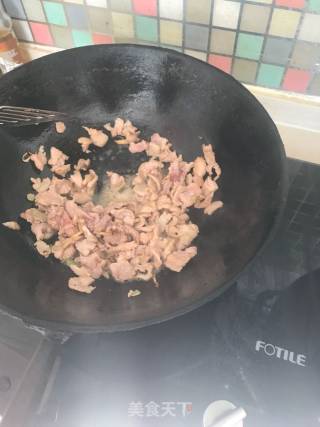 蒜苗炒肉的做法步骤：4