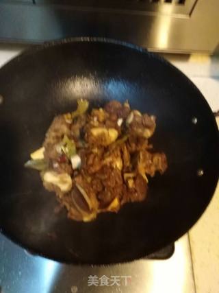 香焖牛排骨的做法步骤：2