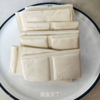 葱爆豆腐的做法步骤：1