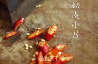 菜脯炒淡角鱼的做法步骤：3