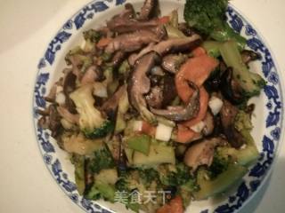 香菇炒西兰花的做法步骤：12