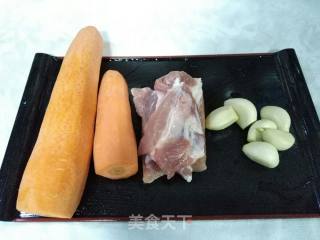 蒜蓉胡萝卜炒肉丝的做法步骤：1