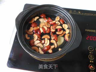 红枣松仁姜茶的做法步骤：4