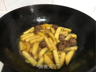波浪薯烧肉丸的做法步骤：7