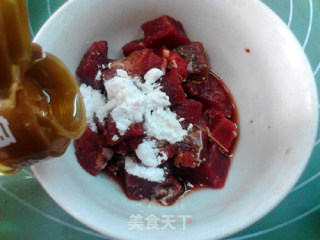 时蔬炒黑椒牛肉粒的做法步骤：6