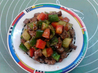 时蔬炒黑椒牛肉粒的做法步骤：15