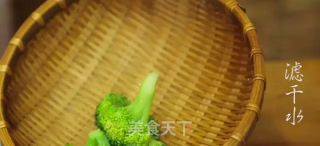 潮音潮人：蚝油西兰花的做法步骤：3