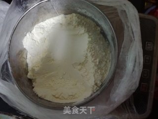 烤箱美食——甜蜜红豆蛋糕的做法步骤：1