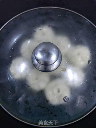 萝卜水煎包的做法步骤：16