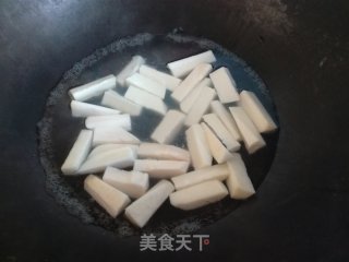 翻沙芋头的做法步骤：2