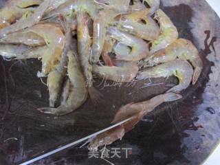 茄汁开背虾的做法步骤：2