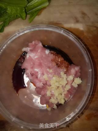 皮蛋瘦肉粥的做法步骤：1