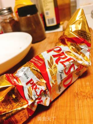 黄金鸡翅膀的做法步骤：1
