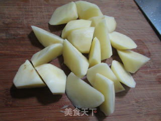 鸭骨土豆汤的做法步骤：2