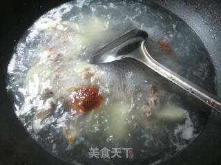 鸭骨土豆汤的做法步骤：3