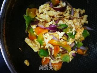 青椒炒鸡蛋的做法步骤：3