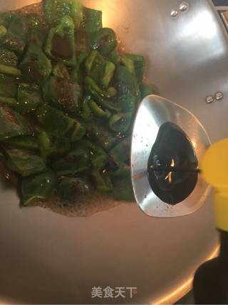 糖醋虎皮青椒的做法步骤：4