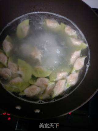 鲜虾肉馅百财饺子的做法步骤：7