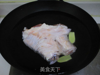 卤猪蹄的做法步骤：4