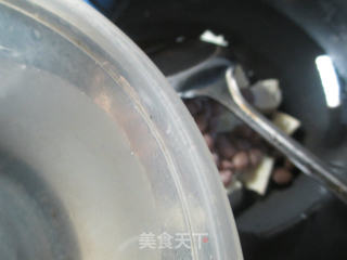 花生米烧冬笋的做法步骤：5