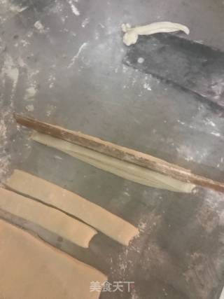 香酥油条的做法步骤：9