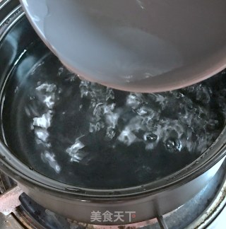 红枣桂圆苹果甜汤的做法步骤：3
