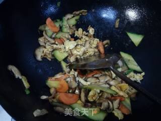 蚝油香菇炒杂蔬的做法步骤：11