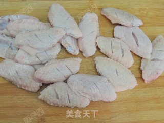 烤箱美食——香草新奥尔良烤翅的做法步骤：2