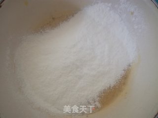 烤箱美食——红豆戚风蛋糕的做法步骤：9