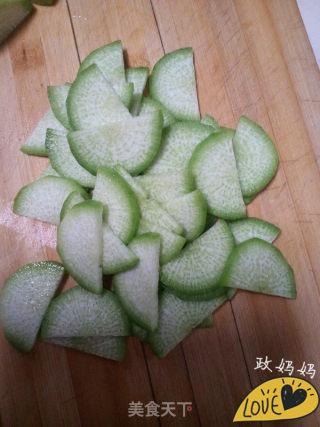 萝卜蒸小鱼干的做法步骤：1