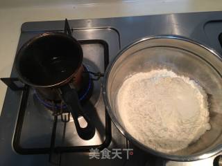 炸油饼的做法步骤：3