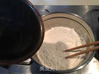 炸油饼的做法步骤：4