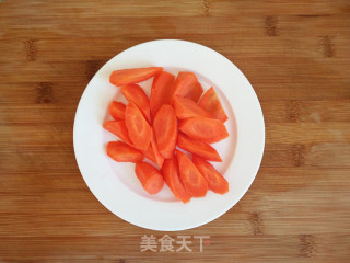 牛肉烧黄豆胡萝卜的做法步骤：2
