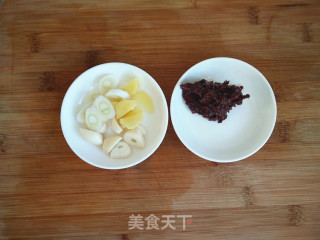 牛肉烧黄豆胡萝卜的做法步骤：3