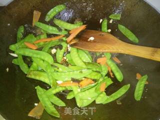 清炒荷兰豆的做法步骤：7