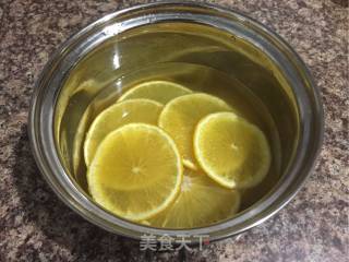 “烤箱美食”橙香蛋糕卷的做法步骤：1