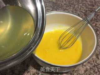 “烤箱美食”橙香蛋糕卷的做法步骤：3