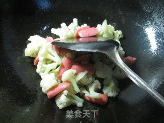 烤香肠炒花菜的做法步骤：7