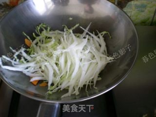 白菜胡萝卜炒粉丝的做法步骤：6