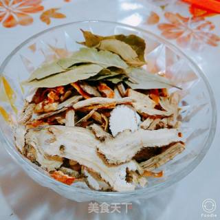 当归生姜炖羊排的做法步骤：3