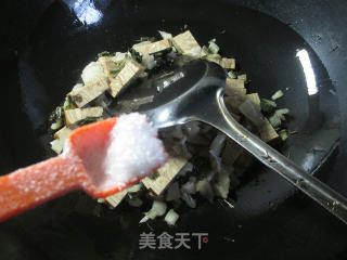 香糕炒腌白菜的做法步骤：5